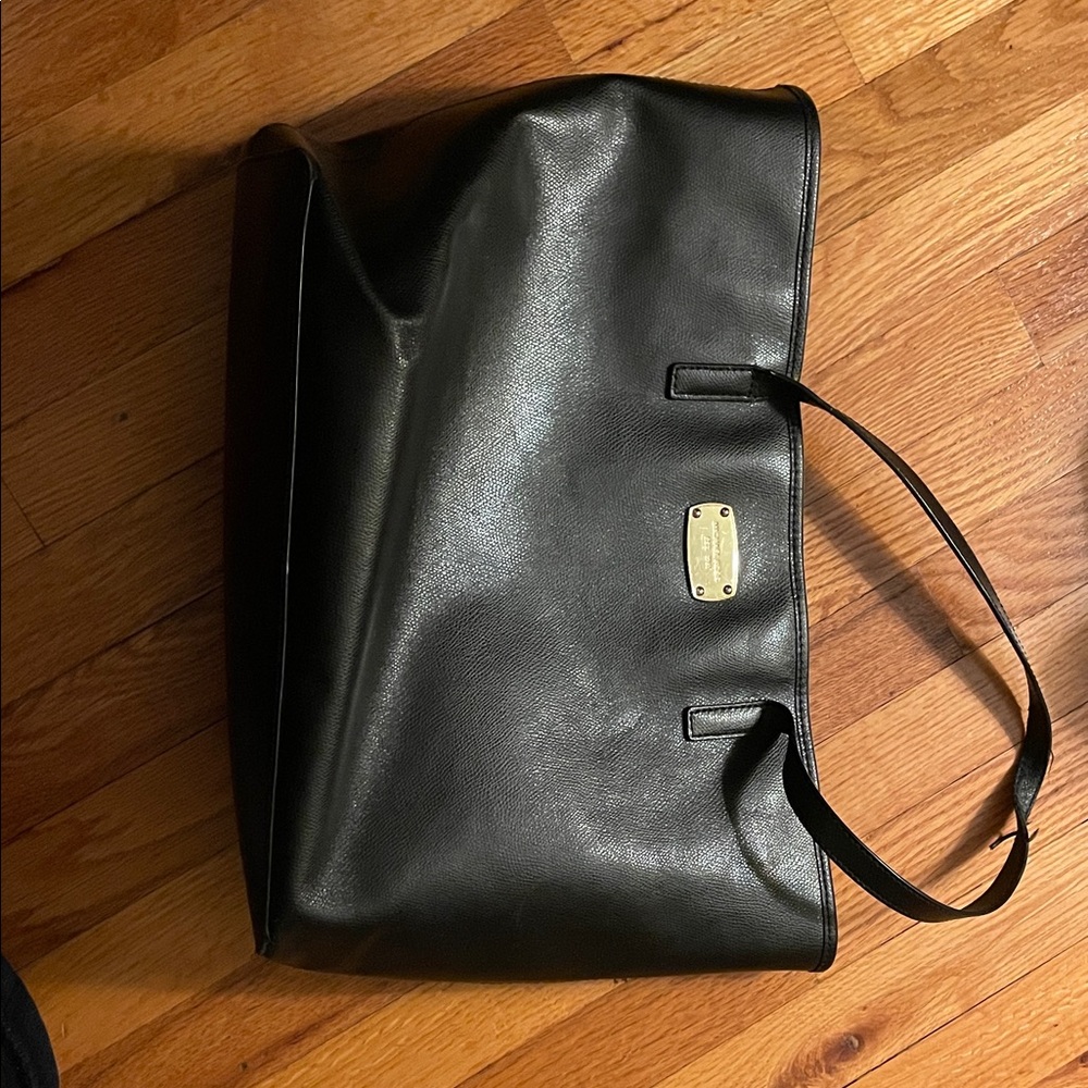 Michale Kors Black tote